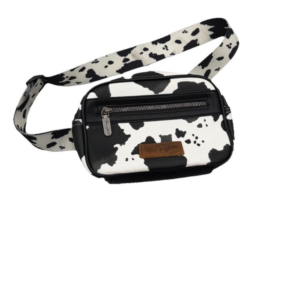 Wrangler Cow Print Belt Bag Crossbody Fanny Pack Western Black‎ White Adjustabl